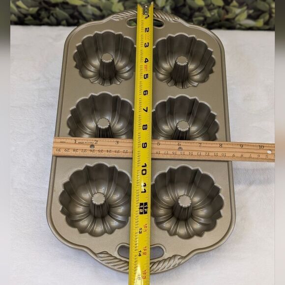 Nordic Ware Cast Aluminum Nonstick 65th Anniversary Bundtlette Cake Pan - Picture 8 of 9